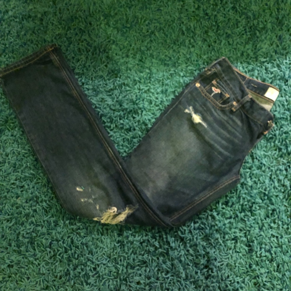NWOT . Destroyed Skinny Jeans Size 1S